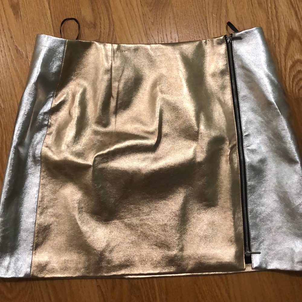 Cute metallic skirt!